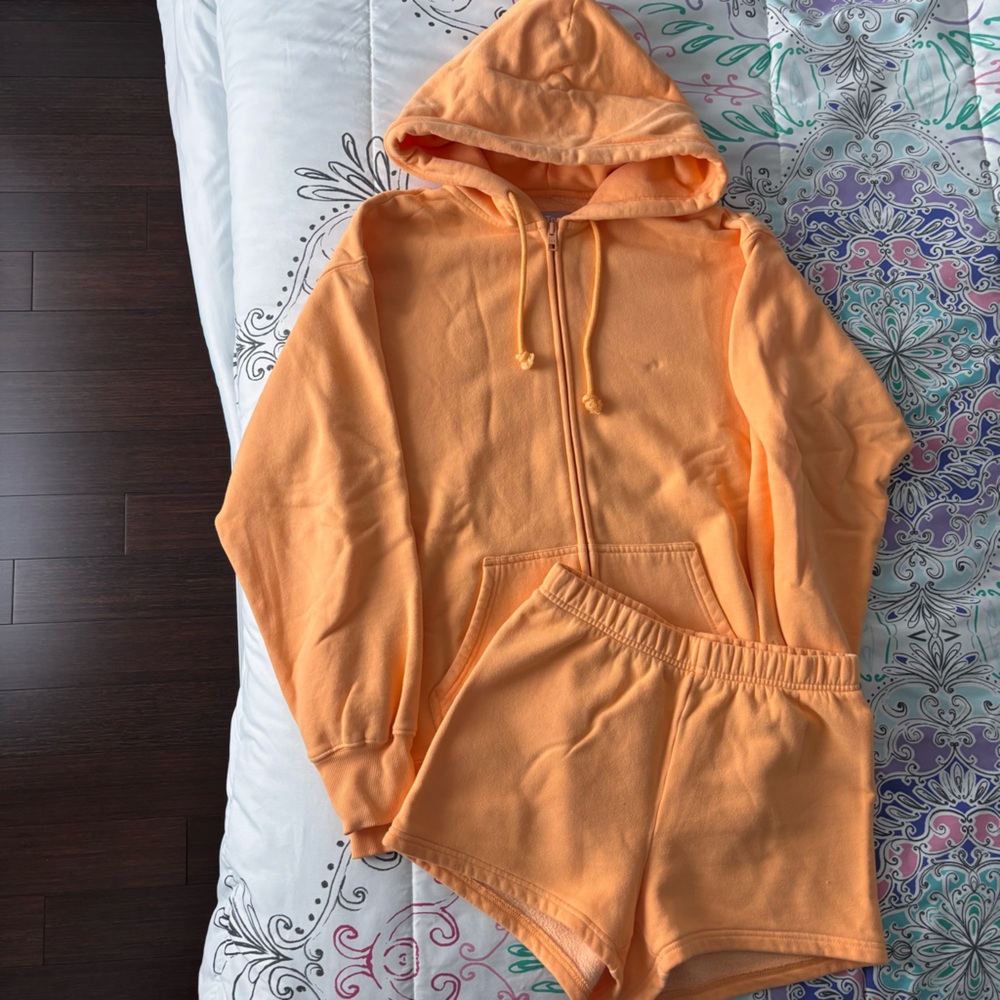 🍑TNA COZY FLEECE SET
